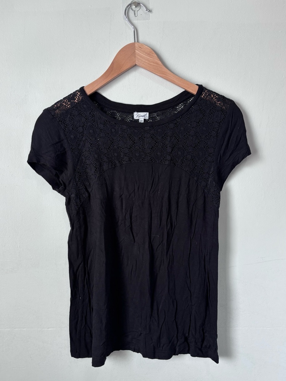 ✨3/$30✨ Kismet Black Lace-Accented Short Sleeve Top | Size Small